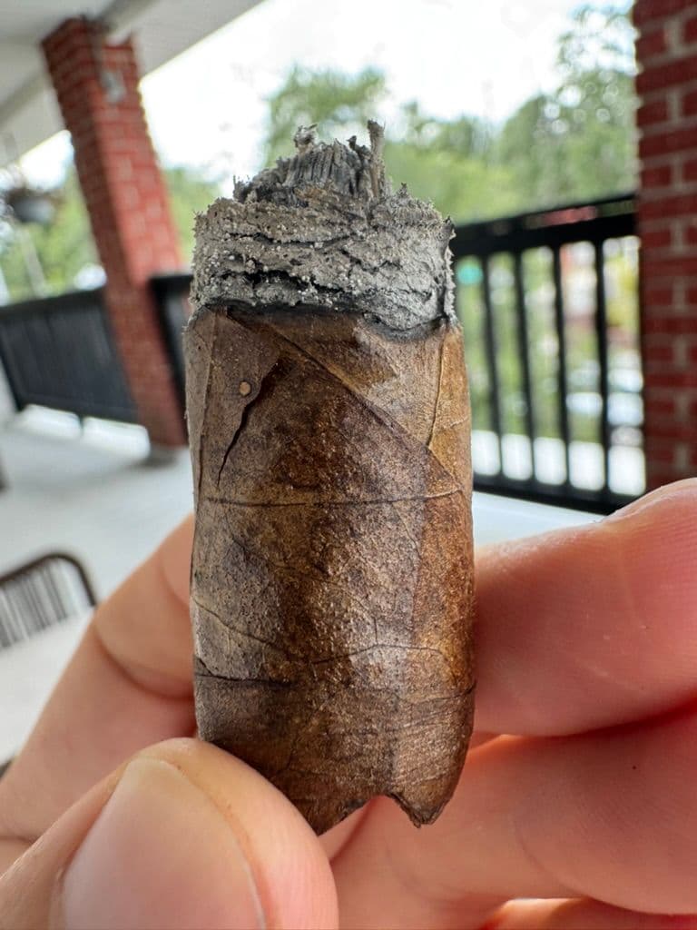 Late third of Création Liberté showing toothy wrapper and ash