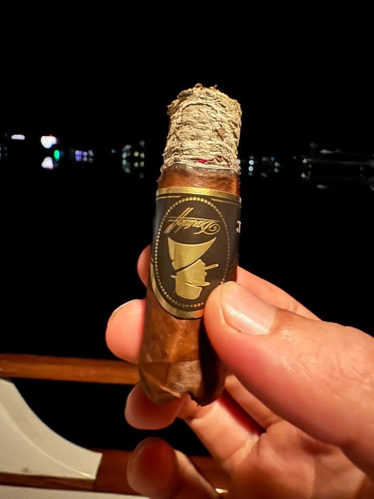 Davidoff Late Hour Robusto showing Churchill silhouette band and firm ash